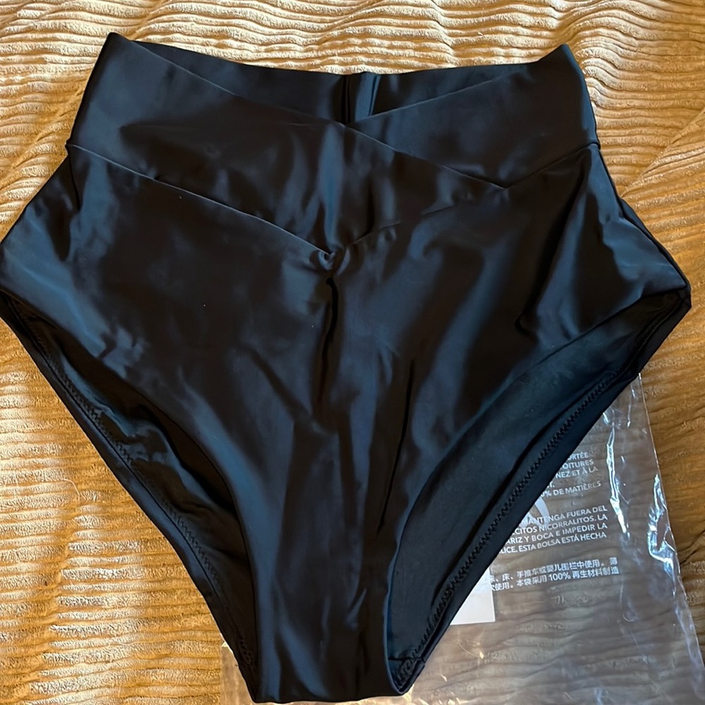 Small HighWaisted, Full Coverage swim bottoms